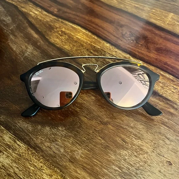 LIKE NEW Ray-Ban Gatsby Round Sunglasses
